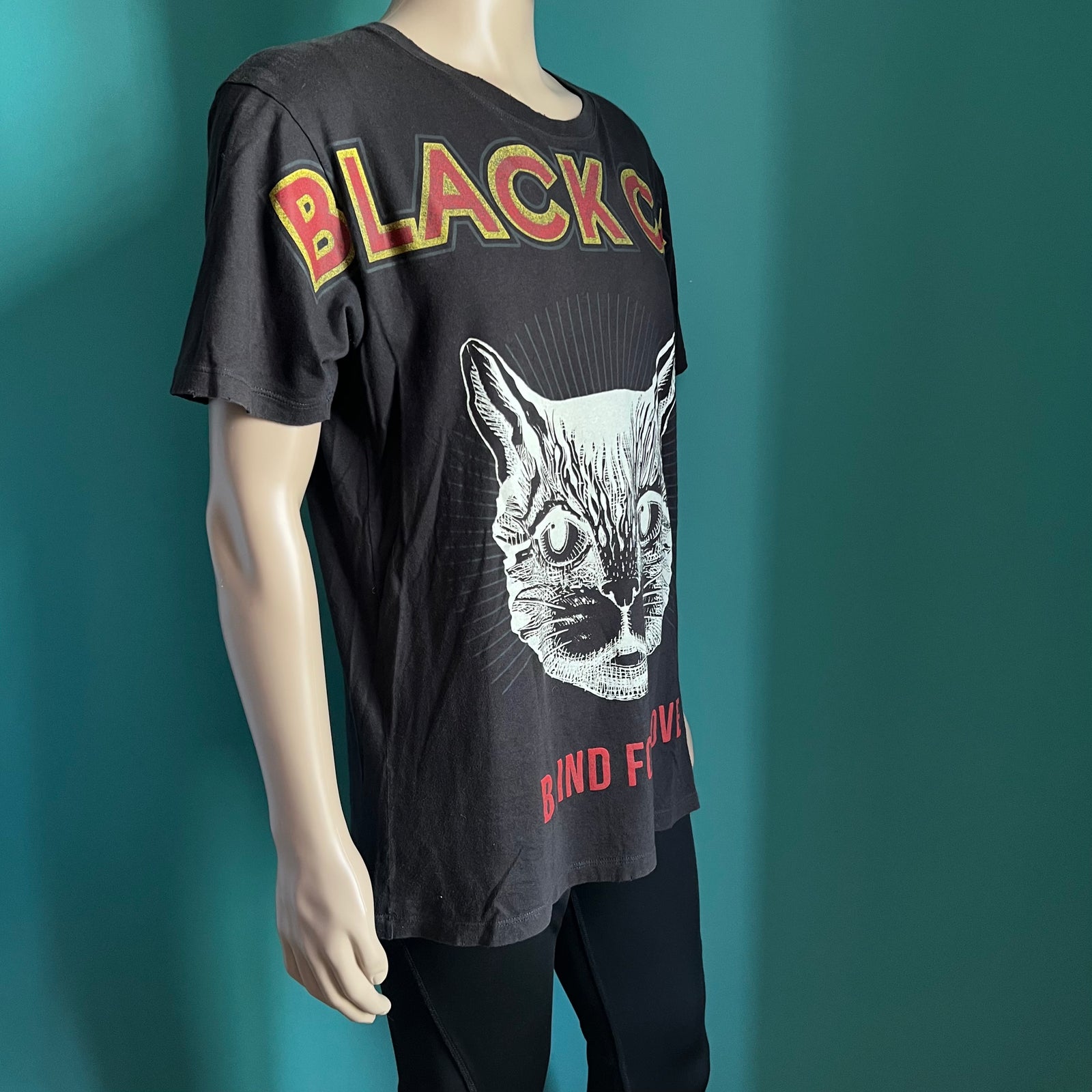 Gucci black cat t shirt price best sale