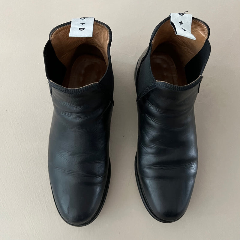 DUKE + DEXTER Chelsea Boots