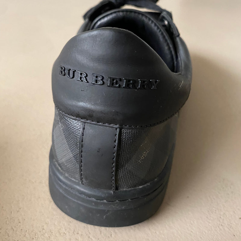 BURBERRY Sneakers