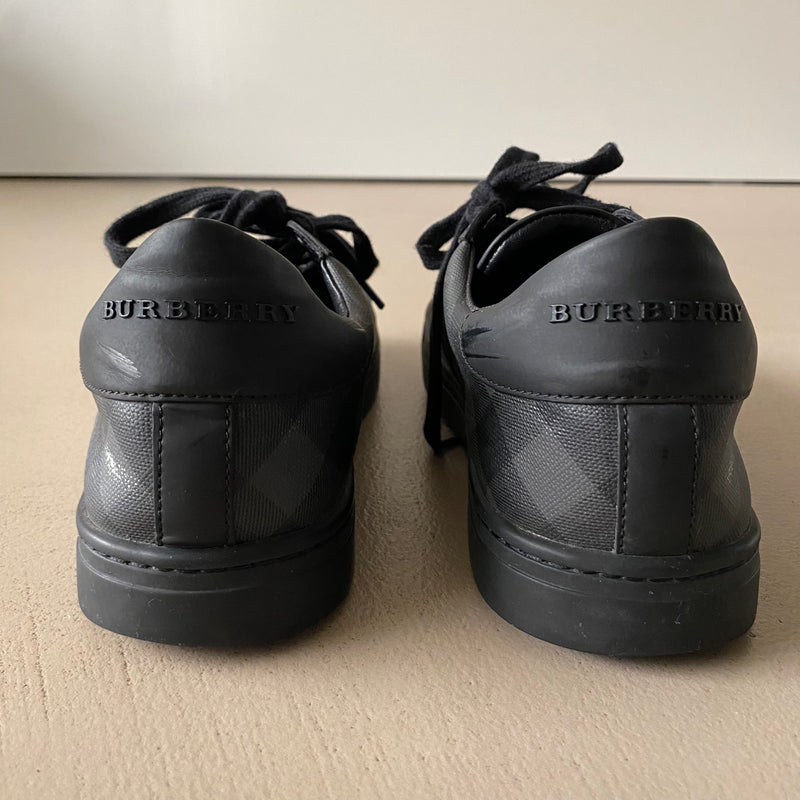 BURBERRY Sneakers